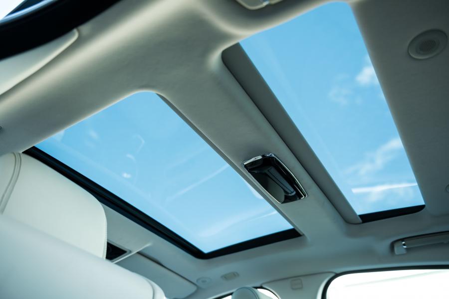 Детали интерьера Jaguar XJ50 (X351) 2019 года  (JP) (фото 17 из 21)